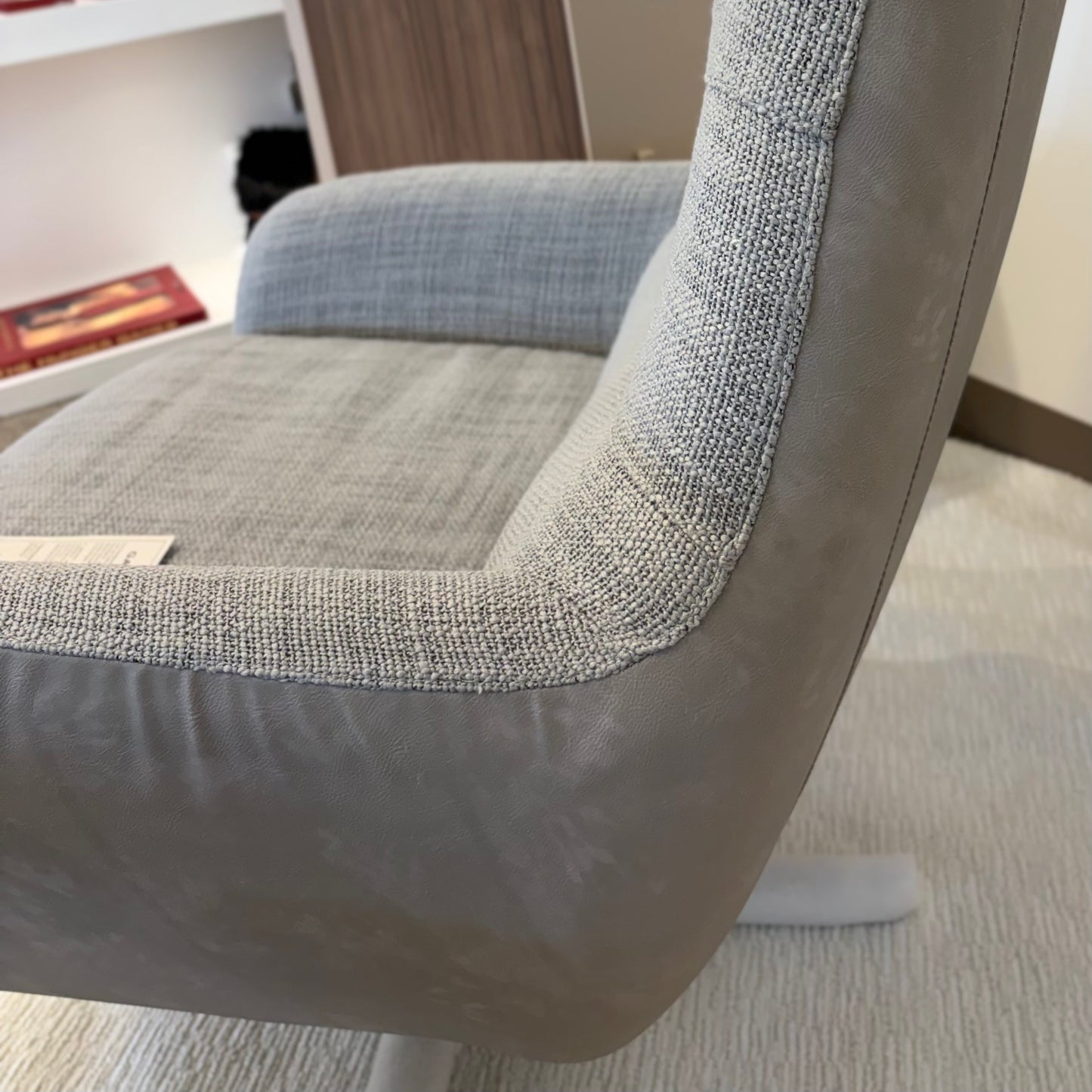 Poltrona Talissa + Ottoman