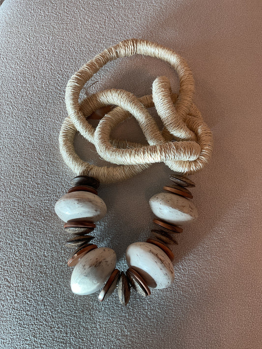 Baniwa Madeira Nobre Elegant Handcraft Necklace- Beige
