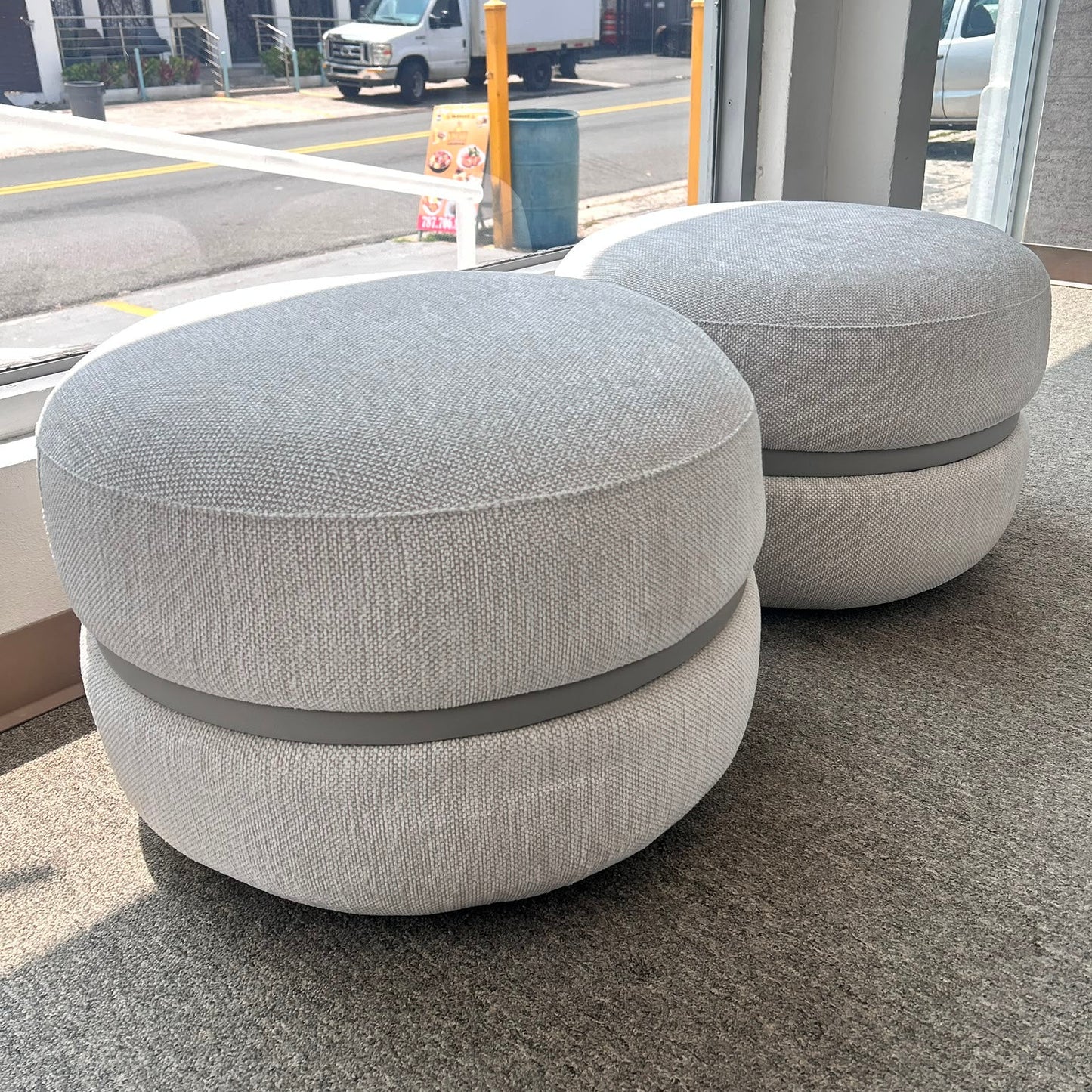 Puff Macaron Light Gray